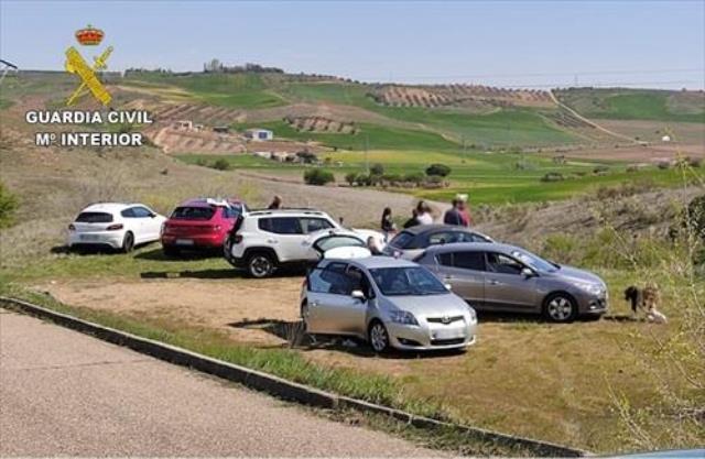 Desalojan una fiesta ilegal en Albarreal de Tajo (Toledo) con 65 personas llegadas de toda España