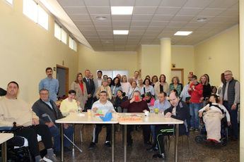 Llanos Navarro celebra el 35 aniversario de Apaceal y su labor en la asistencia a personas con parálisis cerebral