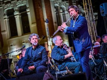 El Festival de Albacete deslumbra con Sin Límite de Arcángel y Sergio de Lope