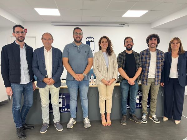 El Café Cooperativo de Albacete resalta el cooperativismo como motor de empleo y desarrollo sostenible