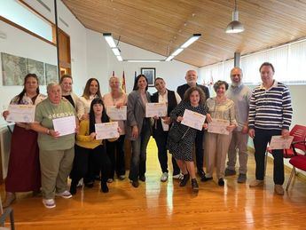 El Taller Plus ‘Pintura Decorativa en Construcción’ transforma espacios públicos en Elche de la Sierra
