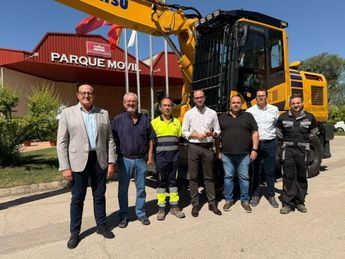 La Diputación de Albacete incorpora una excavadora 4x4 para mejorar el mantenimiento de caminos y la atención a emergencias