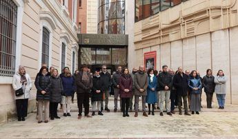 La Diputación de Albacete rinde homenaje a las víctimas del accidente ferroviario en Adamuz con un minuto de silencio