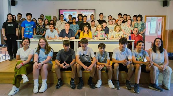 Cabañero destaca la importancia del taller ‘El Periodismo en la Escuela’ en La Roda