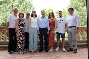El alcalde de Albacete felicita a las parejas representantes de la Feria 2025
