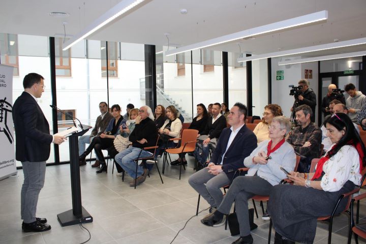 El alcalde Manuel Serrano invita a los jóvenes de Albacete a disfrutar del II Salón del Libro Infantil y Juvenil