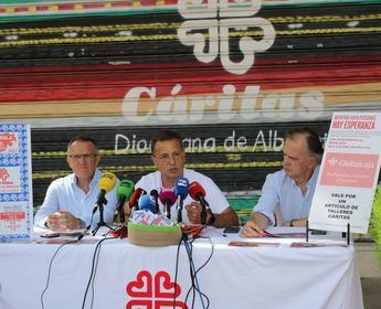 El alcalde de Albacete resalta la labor social de Cáritas en la presentación de la 73ª Tómbola
