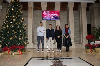 Albacete da la bienvenida a la Navidad con un espectacular encendido de luces