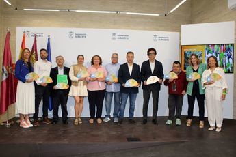 Albacete presenta la zona de sombra Four Seasons para promover el comercio y la concienciación sobre el cáncer de piel