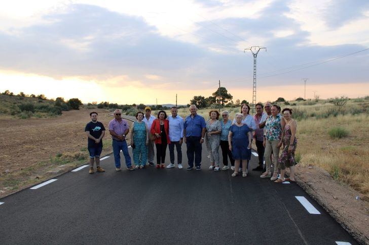 Mejoras en el acceso al Cerrolobo: tres kilómetros asfaltados y nueva señalización para mayor seguridad