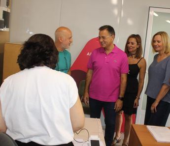 El alcalde de Albacete destaca la labor de la Oficina de Atención al Feriante para garantizar la seguridad en la Feria