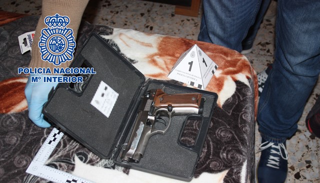 Detenidas cinco personas por vender a una joven a cambio de 2.000 euros