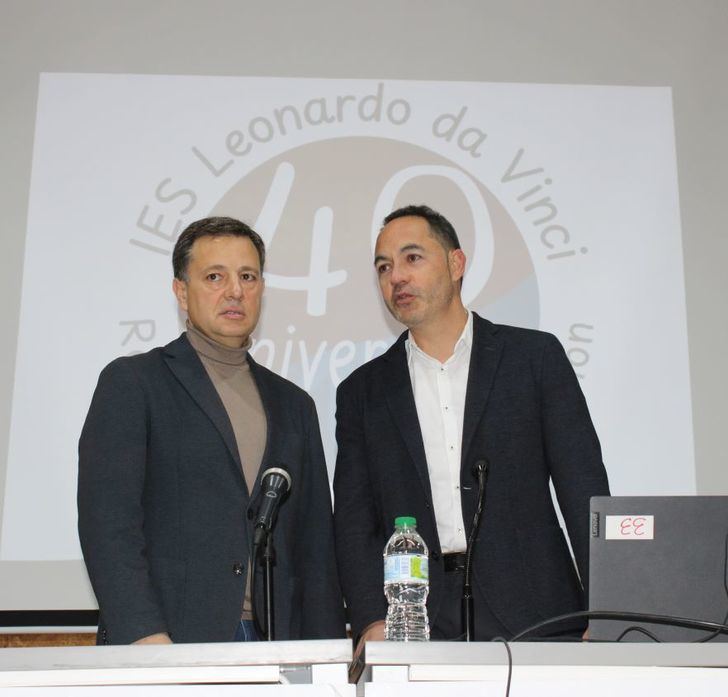 Manuel Serrano, alcalde de Albacete, felicita a la comunidad educativa del IES ‘Leonardo Da Vinci’ por su 40 aniversario