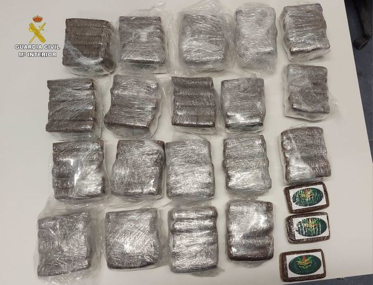 La Guardia Civil detiene a dos hombres en Corduente por tráfico de 9 kg de hachís
