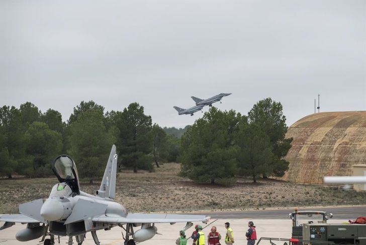 Seis cazas Eurofighter C.16 del Ala 14 llegan a Rumanía para reforzar la defensa aérea europea cerca de Ucrania