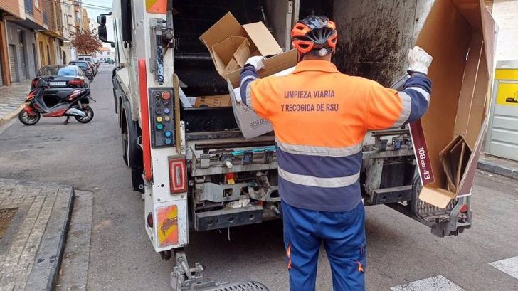 El Ayuntamiento de Albacete lanza una ruta extraordinaria para limpiar contenedores desbordados durante las fiestas navideñas