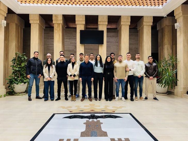 Alcalde de Albacete da la bienvenida a 18 nuevos policías locales en su inicio de formación