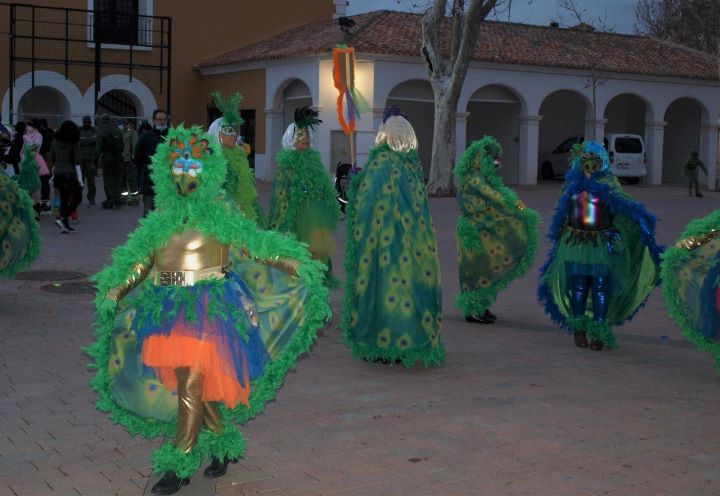 El alcalde de Albacete presenta los diseños finalistas para el cartel del Carnaval 2025