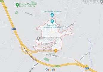 Corte total de la A-30 en Chinchilla de Montearagón tras el vuelco de un camión con tuberías
