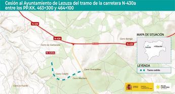 El Ayuntamiento de Lezuza asume la titularidad de un tramo de la carretera N-430A tras cesión del Ministerio de Transportes