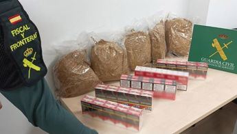 La Guardia Civil de Albacete confisca 5 kilos de picadura de tabaco y 50 cajetillas sin precintos fiscales en Hellín