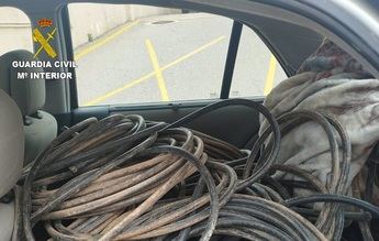 La Guardia Civil detiene a cinco jóvenes por robo de cable de cobre en Iniesta