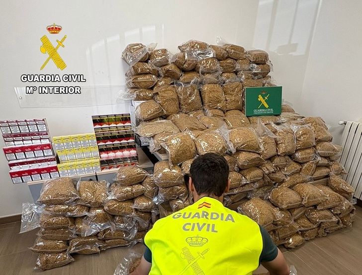 Guardia Civil de Albacete detiene a dos hombres por contrabando de 139 kilos de tabaco y 16 cartones de cigarrillos ilegales