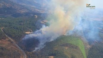 Controlado el incendio en Los Merazos, Salobre, tras intensas labores de extinción