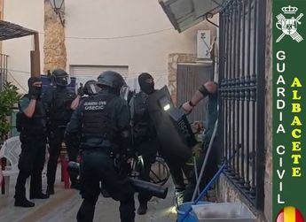 La Guardia Civil desmantela plantación de marihuana en Letur y detiene a cuatro individuos en la operación Daikin