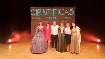 Cinco profesoras de UCLM utilizan el teatro para inspirar a futuras científicas en Yeste