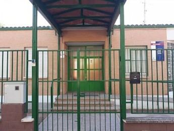 Cierra el colegio 'Isabel la Católica' en Luciana por inundaciones