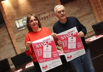 Valdepeñas acoge la 22ª Feria del Stock con 40 expositores y grandes descuentos