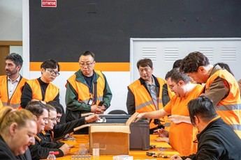 Delegación surcoreana visita centro de empleo para discapacitados de Amiab en Albacete