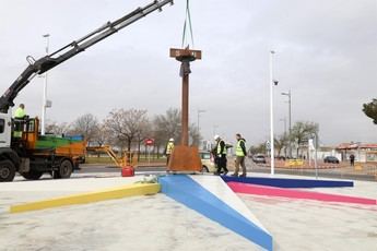Alcázar de San Juan inaugura la veleta monumental de Isidro Parra elegida por los vecinos