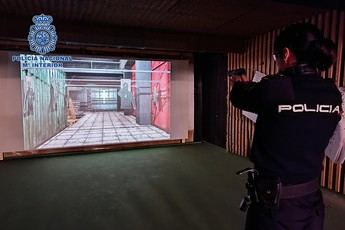 La Policía Nacional de Albacete presenta una galería de tiro virtual para mejorar el entrenamiento de sus agentes