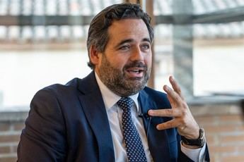 Núñez critica a Page por confundir a los votantes al respaldar a un candidato del PSOE en CyL