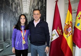 Celia Moya, campeona de España en 60 metros vallas, recibe homenaje en Albacete
