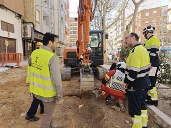 Restablecen el servicio de gas en la Avenida Julio Carrilero de Albacete tras una rotura de tubería