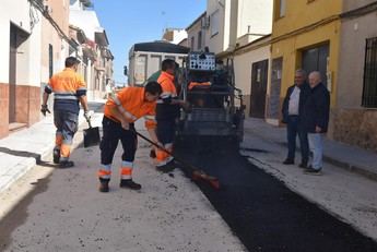 La calle Primavera de Daimiel reabre al tráfico un semana antes de lo previsto