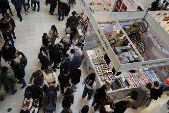 La miel de La Alcarria se reinventa en la Feria Apícola de Pastrana ante nuevos desafíos