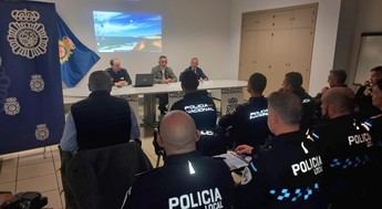 Policías locales de Valdepeñas reciben formación en extranjería y seguridad