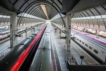 Retrasos de más de dos horas en trenes con destino o salida de Madrid por problemas en señalización