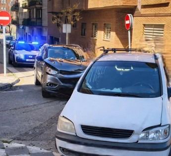 Tres heridos en choque de vehículos en Cuenca