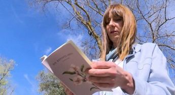 La albaceteña Caridad Gómez presenta su primer poemario sobre la sanación emocional