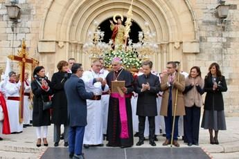 El obispo de Albacete recibe el título de cofrade de honor en Semana Santa