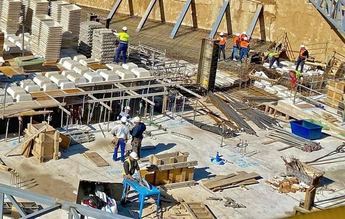 El paro en Castilla-La Mancha disminuye en 10.800 personas, marcando un descenso del 7.76%