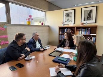 Junta y ONCE colaboran para mejorar la inclusión educativa de alumnos con discapacidad visual en Castilla-La Mancha