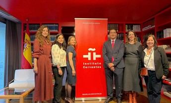 Caballero destaca en Bruselas la gastronomía manchega vinculada a El Quijote