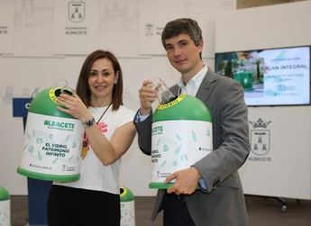 Albacete lanza plan para aumentar en un 2,5% la recogida de vidrio reciclable