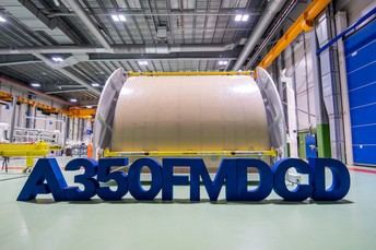 Airbus finaliza la primera puerta de carga del A350F en Toledo